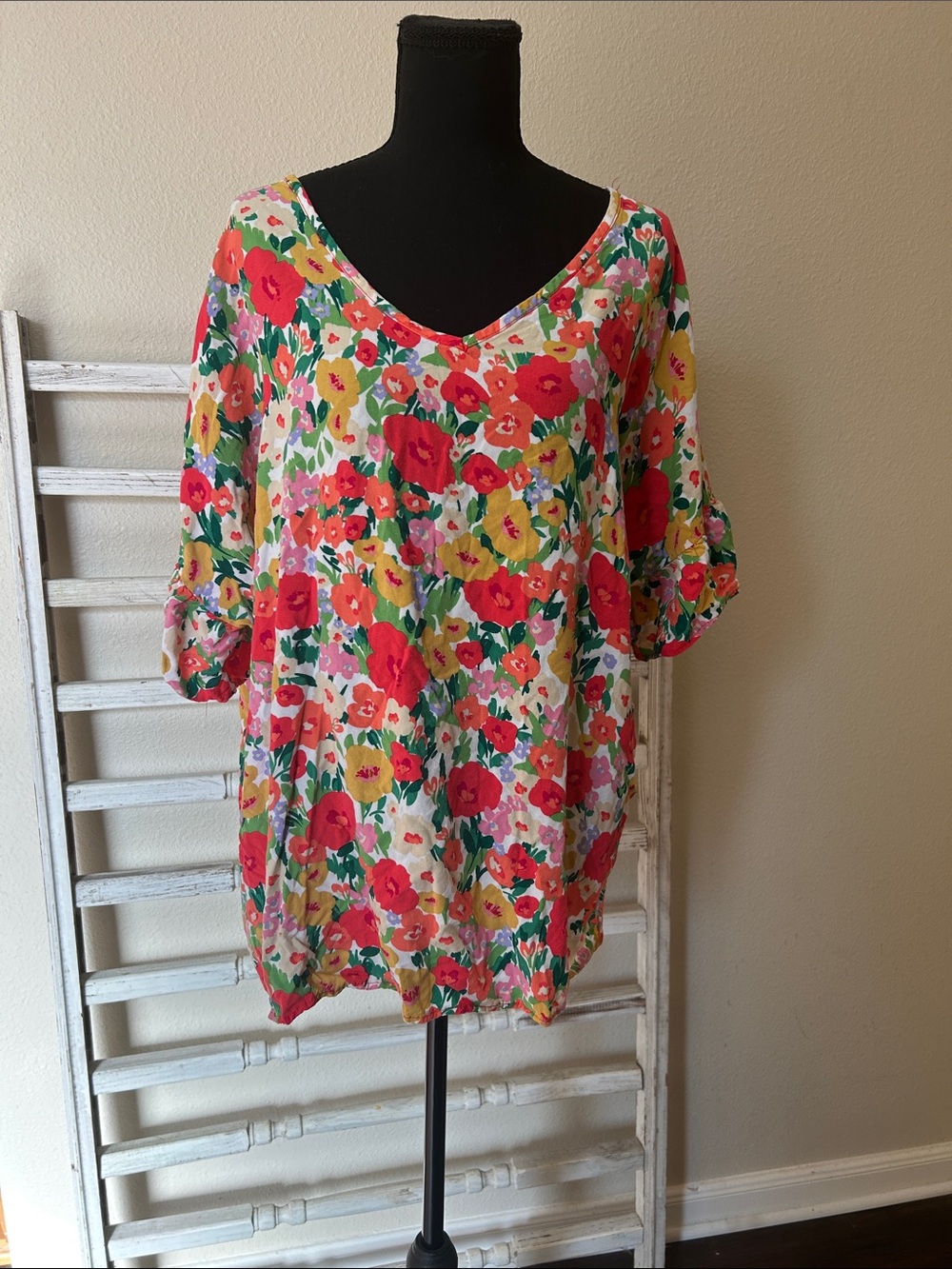 Floral V-Neck Tunic Top in Pink Multi